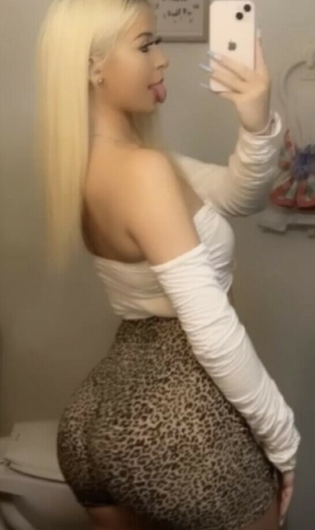 Kuttemreece ヌードモデル 写真