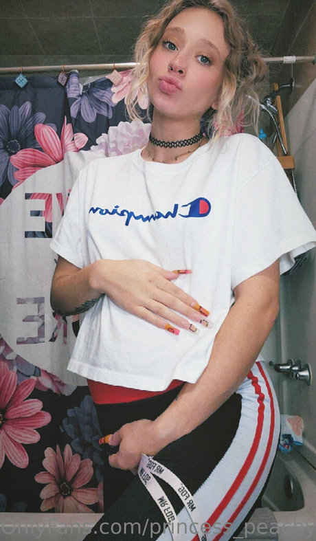 princess peachy22 美しいポルノスター 写真