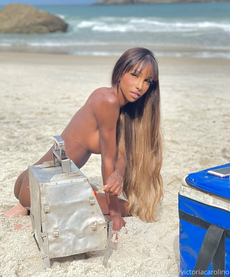 victoriacarolino セクシーなスター 画像