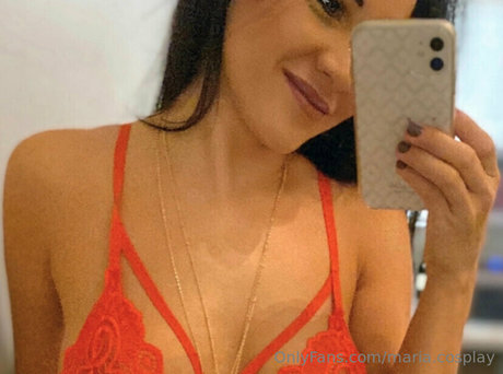 maria cosplay ポルノモデル 写真