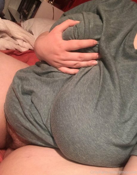 アラブ人妻オンリーファンズ ホットヌード 画像