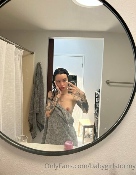 stormyofficial トップポルノスター 写真