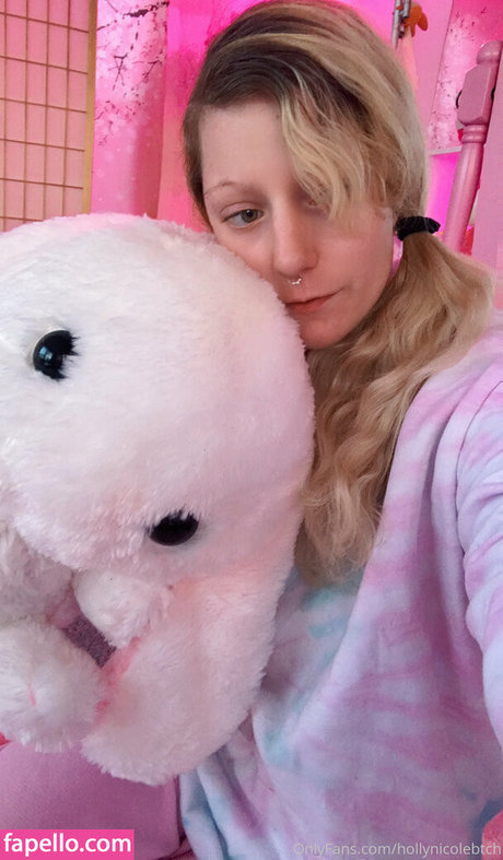 hollynicolebtch 写真集