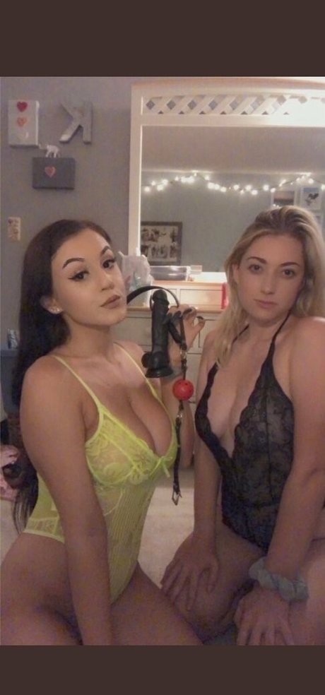 ぽっちゃり妊婦オンリーファンズ ホットセクシー 写真