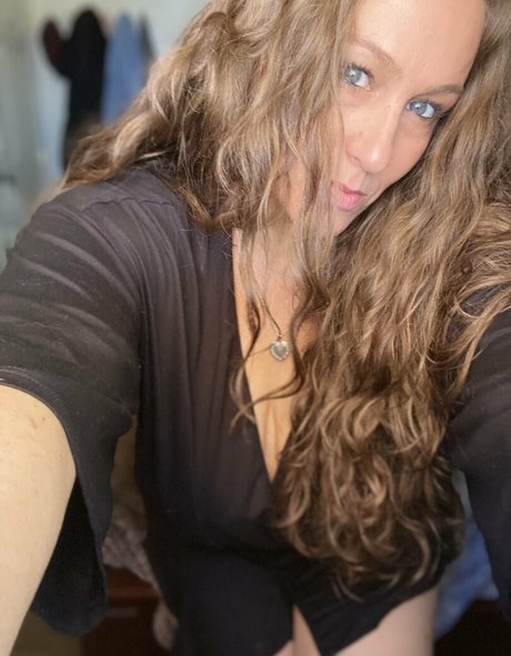 巨乳熟女オンリーファンズ 無料 画像