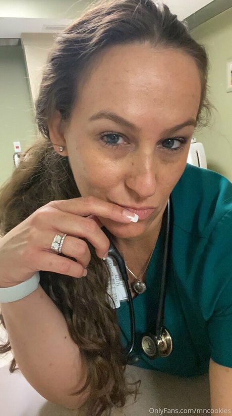 セックスドールオンリーファンズ ポルノ 画像