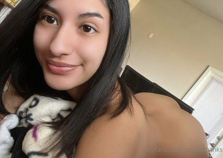 medusabanks xxxモデル 写真