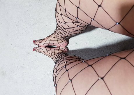 小柄な足オンリーファンズ アートポルノ 写真