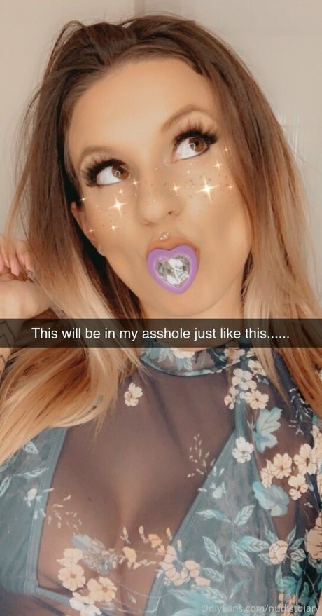 いちごミルクオンリーファンズ 無料ポルノ 写真