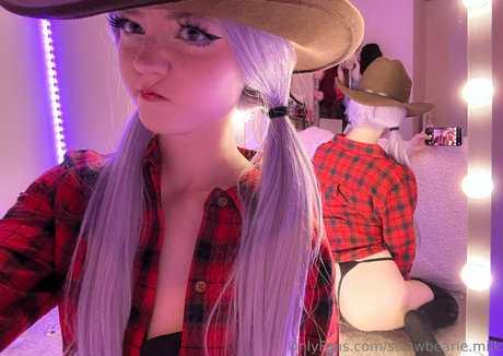 strawbearie milk エロティックモデル 写真