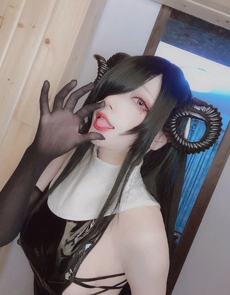 ボディビルダーヌードオンリーファンズ セクシーヌード 写真