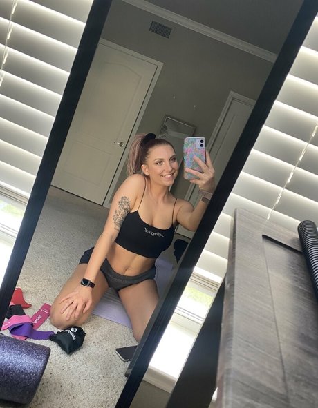 巨乳ランジェリーオンリーファンズ 素敵 写真