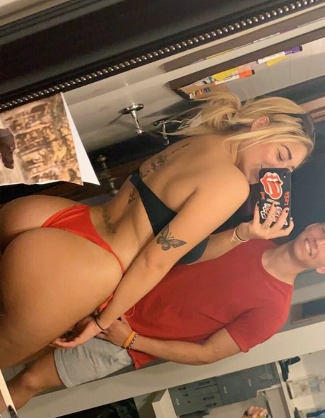 Meya Taylor_ ポルノモデル 写真