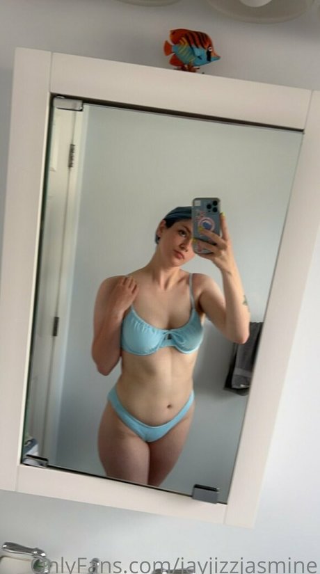 裸の女の子オンリーファンズ えろた 写真