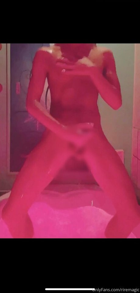 小さいチンポのシーメールオンリーファンズ 限定 写真