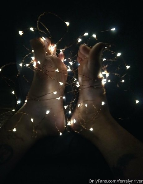 赤毛の痩せたオンリーファンズ エロ 写真