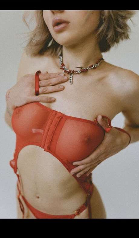 lilbiii スター 裸 画像