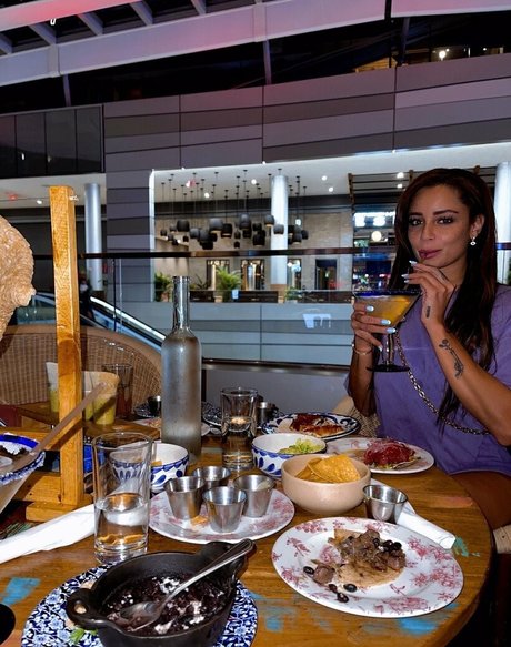 黒人ティーンのプッシーオンリーファンズ ヌード ギャラリー