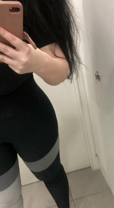 熟女の手コキオンリーファンズ 可愛い 画像