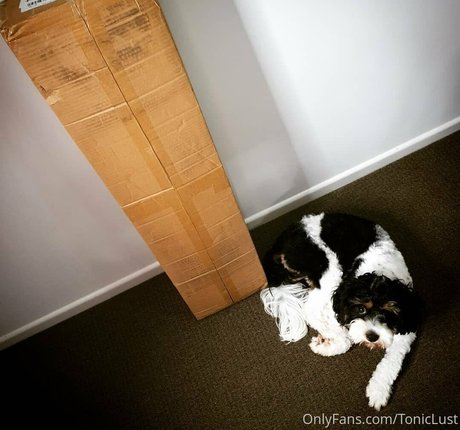 フィットネスコーチオンリーファンズ セクシー裸 画像