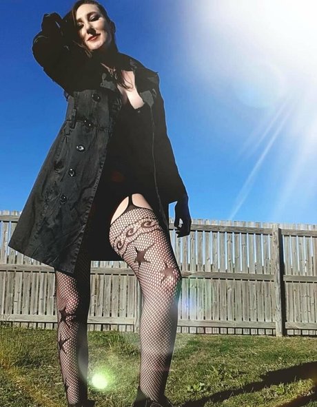 トランス熟女オンリーファンズ 無料裸 画像