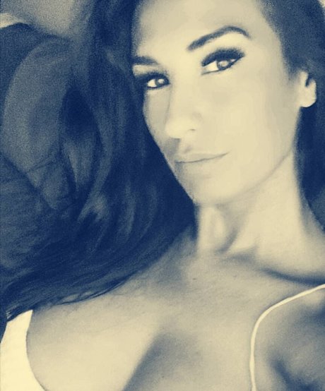 Lara Moreno アダルトモデル 写真