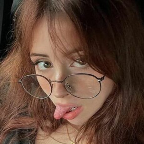 キティ・ウェット・オンリーファンズ ホットポルノ 写真