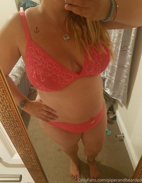 ジンジャーティーンオンリーファンズ ホットポルノ 画像