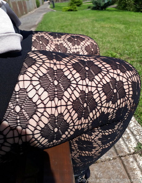 カーリーエボニーオンリーファンズ アートヌード 写真