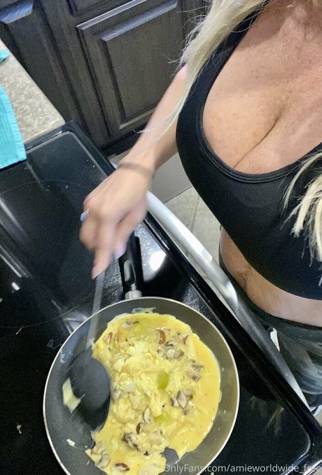 乳首オーガズム オンリーファンズ えろ 画像