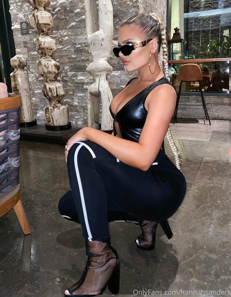 itshannahsworldd ポルノモデル 画像