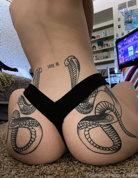 アナルアジア人オンリーファンズ 美しいヌード 写真