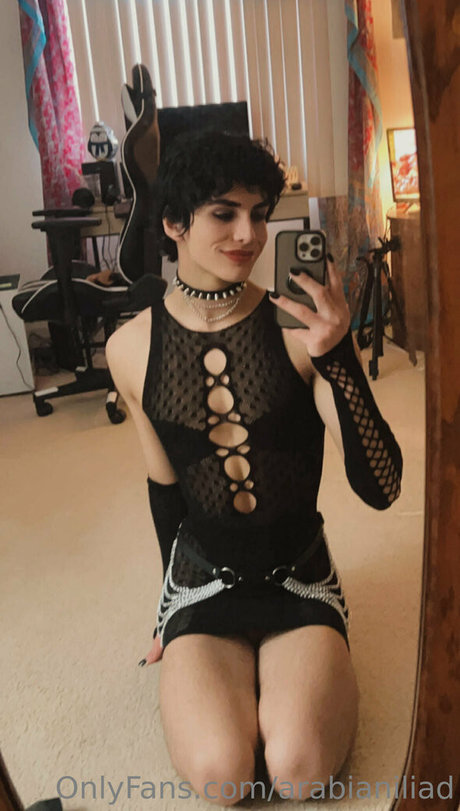 曲線美の女の子オンリーファンズ セクシー 画像