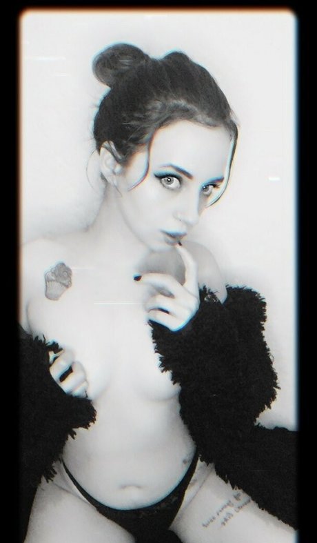 ara bella エロティックなスター 写真