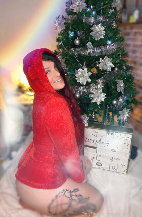 ronniecysworth 美しい女優 画像