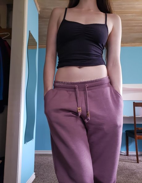 ワックスオンリーファン 無料裸 画像