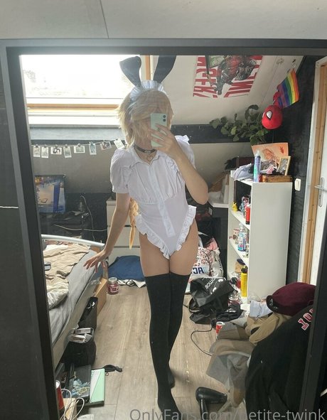 アナルオーガズム オンリーファンズ アート裸 画像