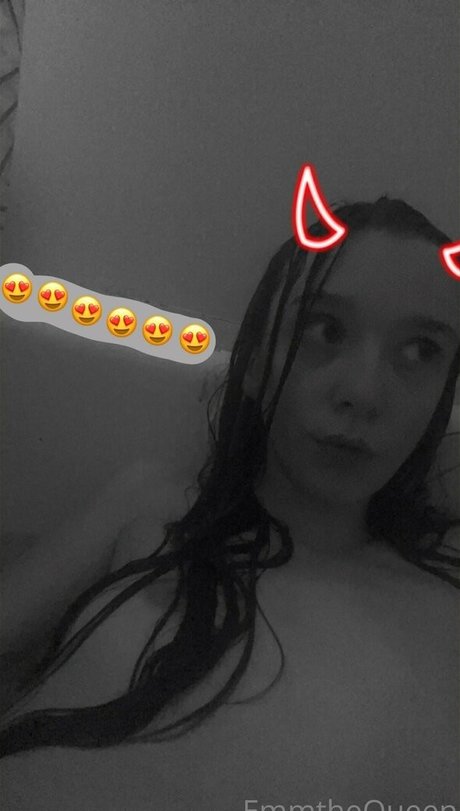 エモな痴女オンリーファンズ 無料裸 画像