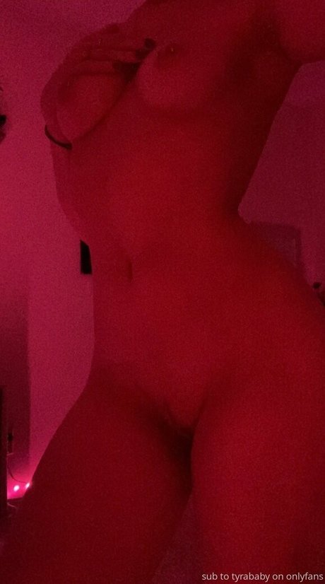 太めのブロンドオンリーファンズ 無料アダルト 写真