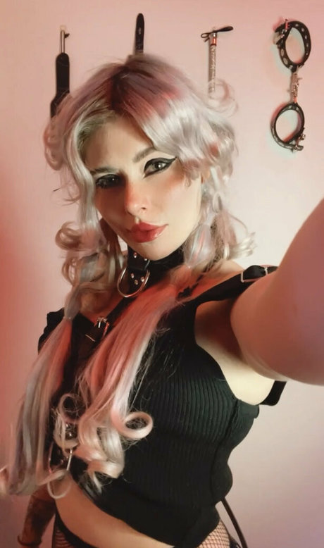 濃厚なヌードオンリーファンズ ポルノ 写真