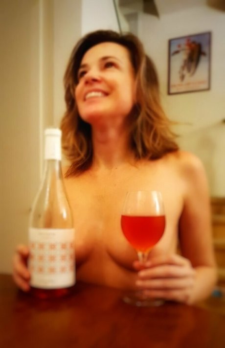 carinamoreschi ポルノスター 可愛い 画像