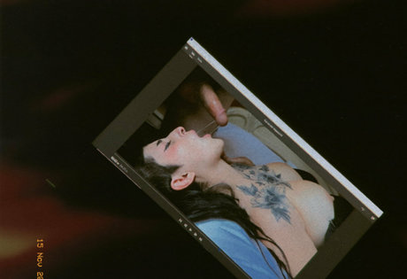 小さいチンポのシーメールオンリーファンズ アートxxx 写真