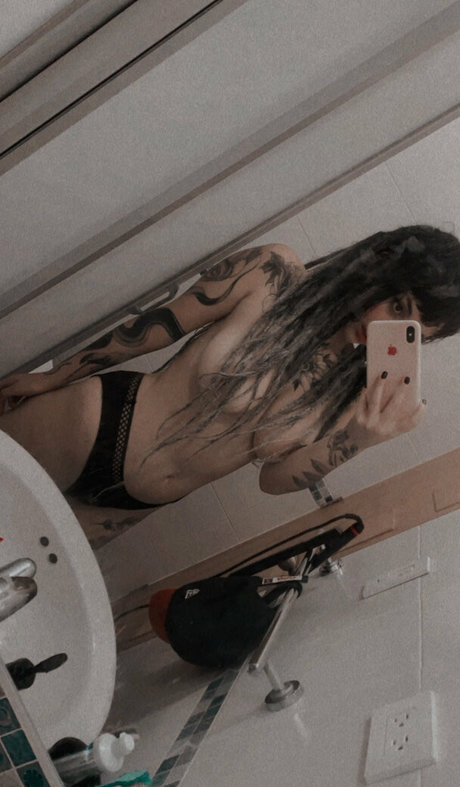 crybabyy19 裸モデル 画像