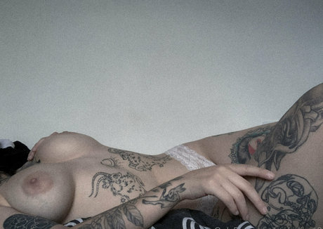 金髪の筋肉オンリーファンズ セクシーヌード アーカイブ