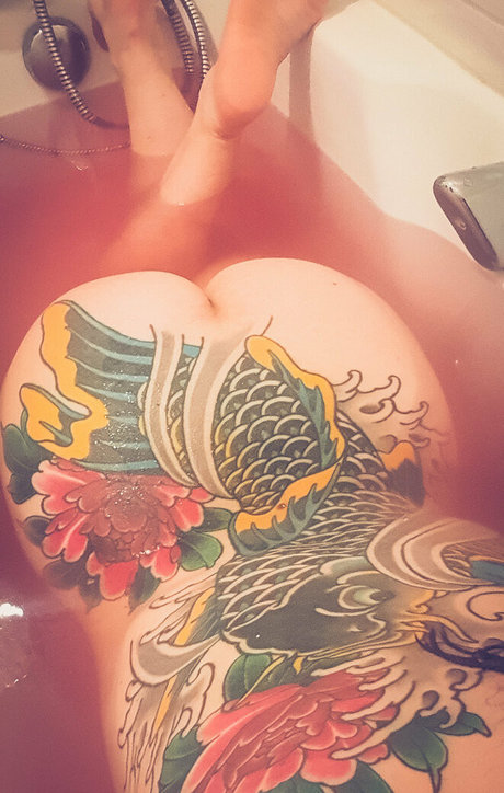 ぽっちゃり妊婦オンリーファンズ アートヌード 写真