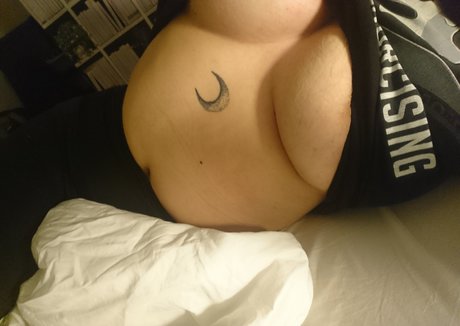 中出しプリンセスオンリーファンズ アート裸 写真