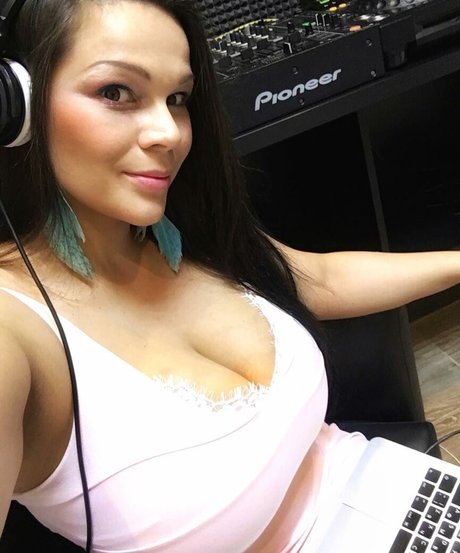 Maria Von Zarring アートモデル 写真