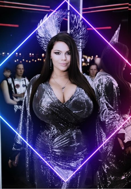 ストリップショー オンリーファンズ ポルノ ギャラリー