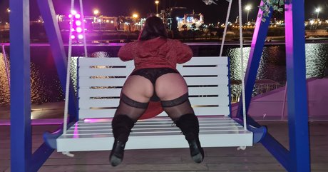 巻き毛の赤毛のオンリーファンズ ポルノ 写真