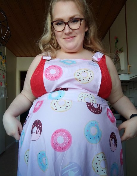 金髪の小人オンリーファンズ 無料セックス 画像